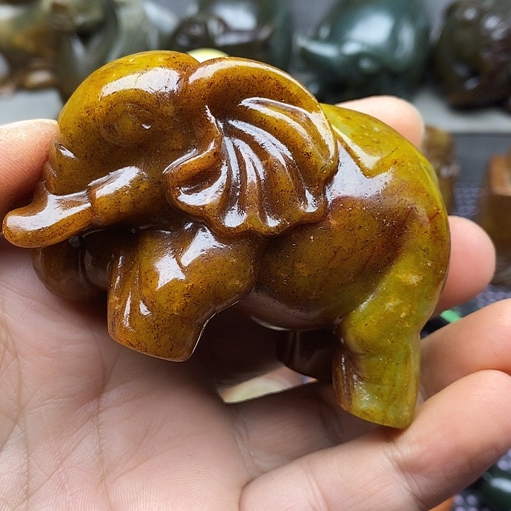 未镶嵌蛇纹石玉颈饰