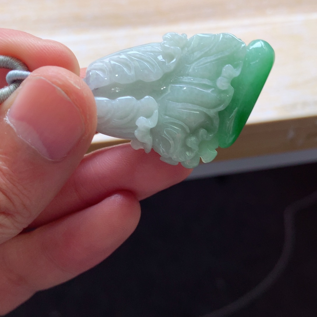 翡翠颈饰未镶嵌吊坠