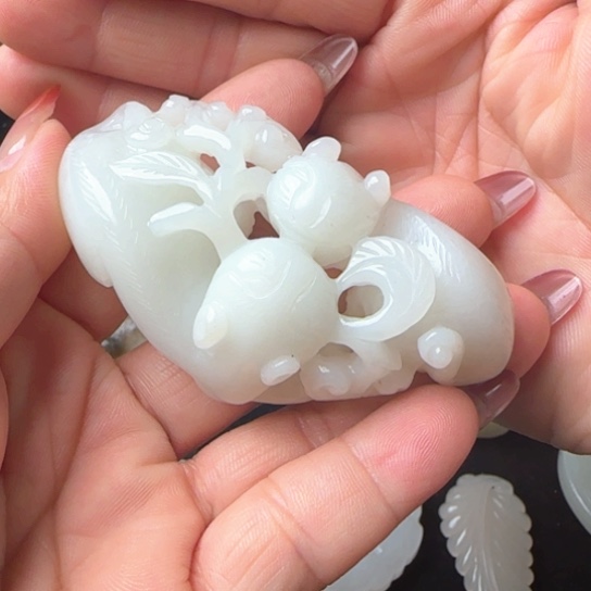 和田玉（糖玉）未镶嵌颈饰