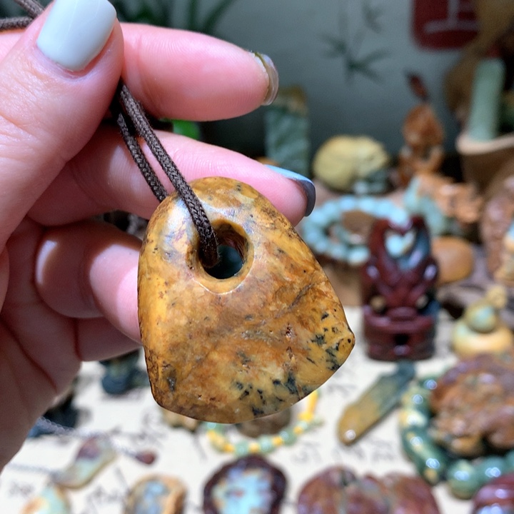 岫岩河磨玉（透闪石质玉）手把件未镶嵌