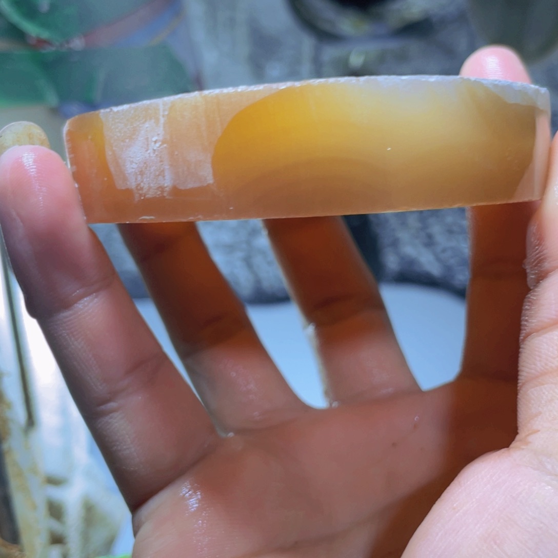 定制玛瑙陪**老手镯工费