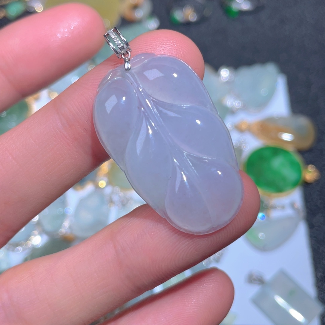 翡翠颈饰18K金镶嵌翡翠