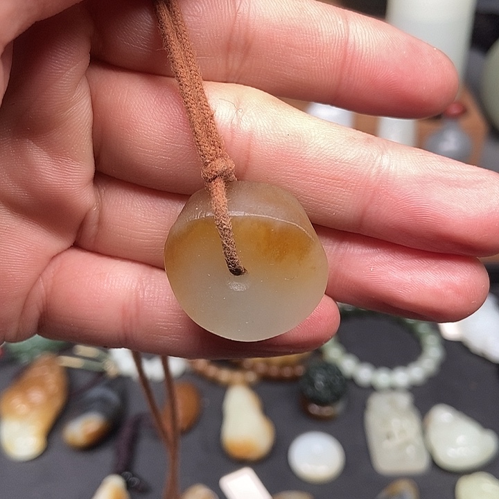 和田玉吊坠(赠链)未镶嵌