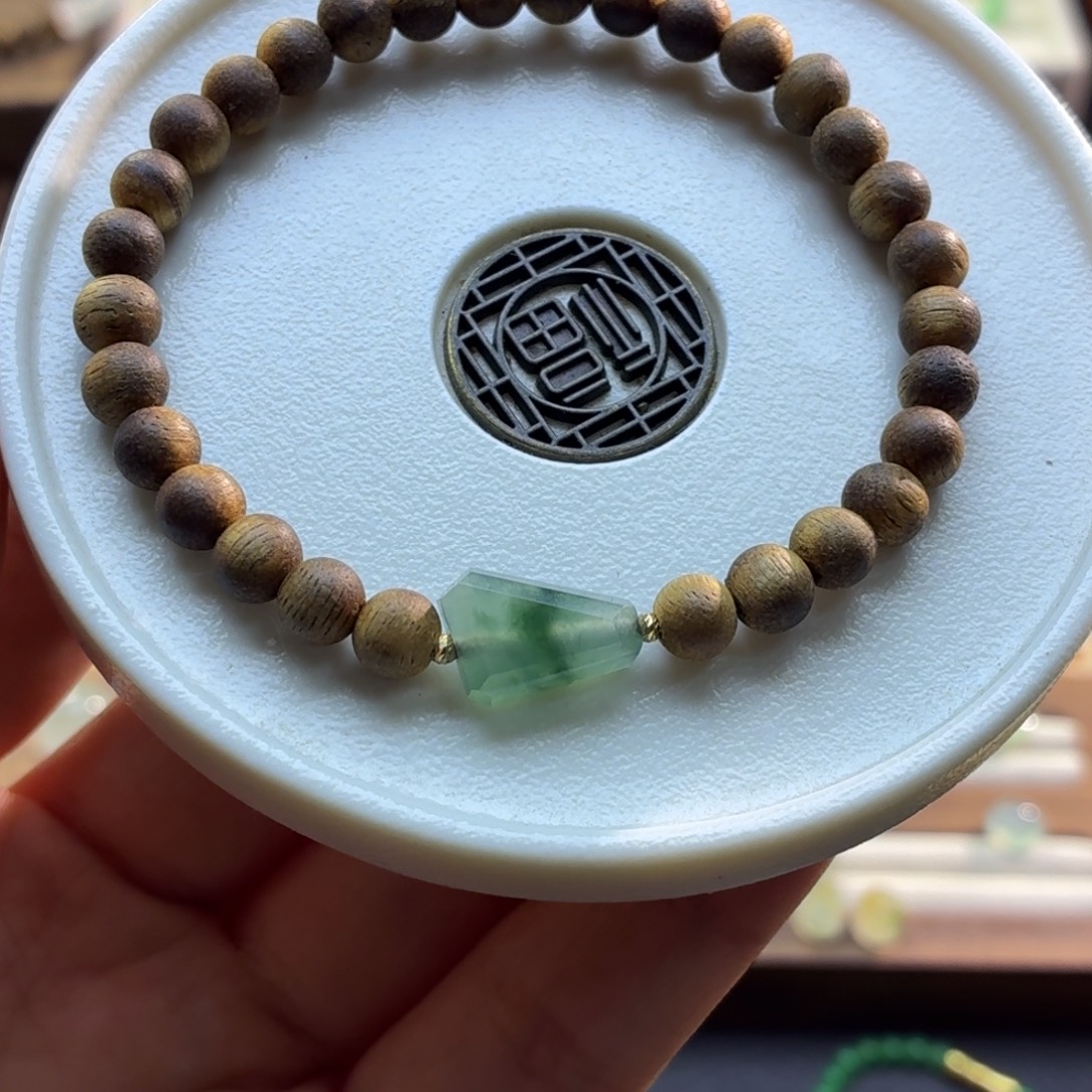 翡翠散珠飘花切割木珠手串