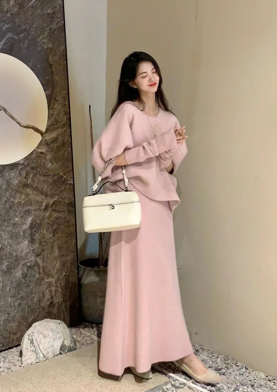 2025秋冬新款设计感泡泡袖蝙蝠袖法式慵懒风毛衣女针织上衣