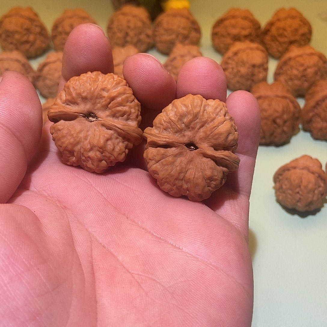 文玩核桃吊坠颜***虾蛤蟆头36全品