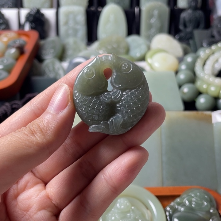 颈饰未镶嵌和田玉