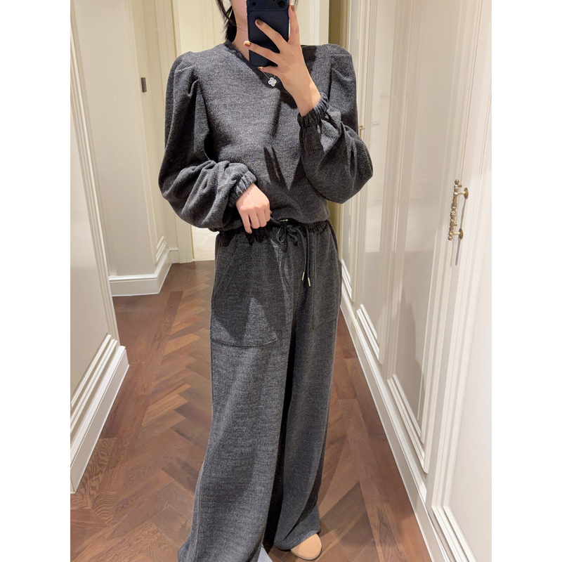 【张静芝】韩国新品~简约气质竖纹理泡泡袖上衣+休闲裤深灰套装