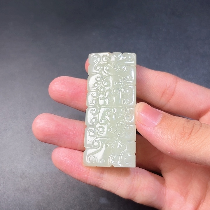 和田玉挂件未镶嵌灰*牛