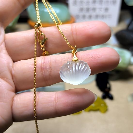 蛇纹石玉未镶嵌颈饰