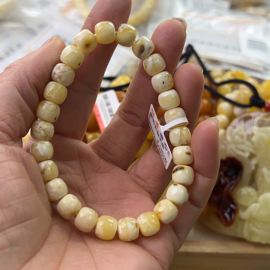 琥珀珠宝奇石未镶嵌