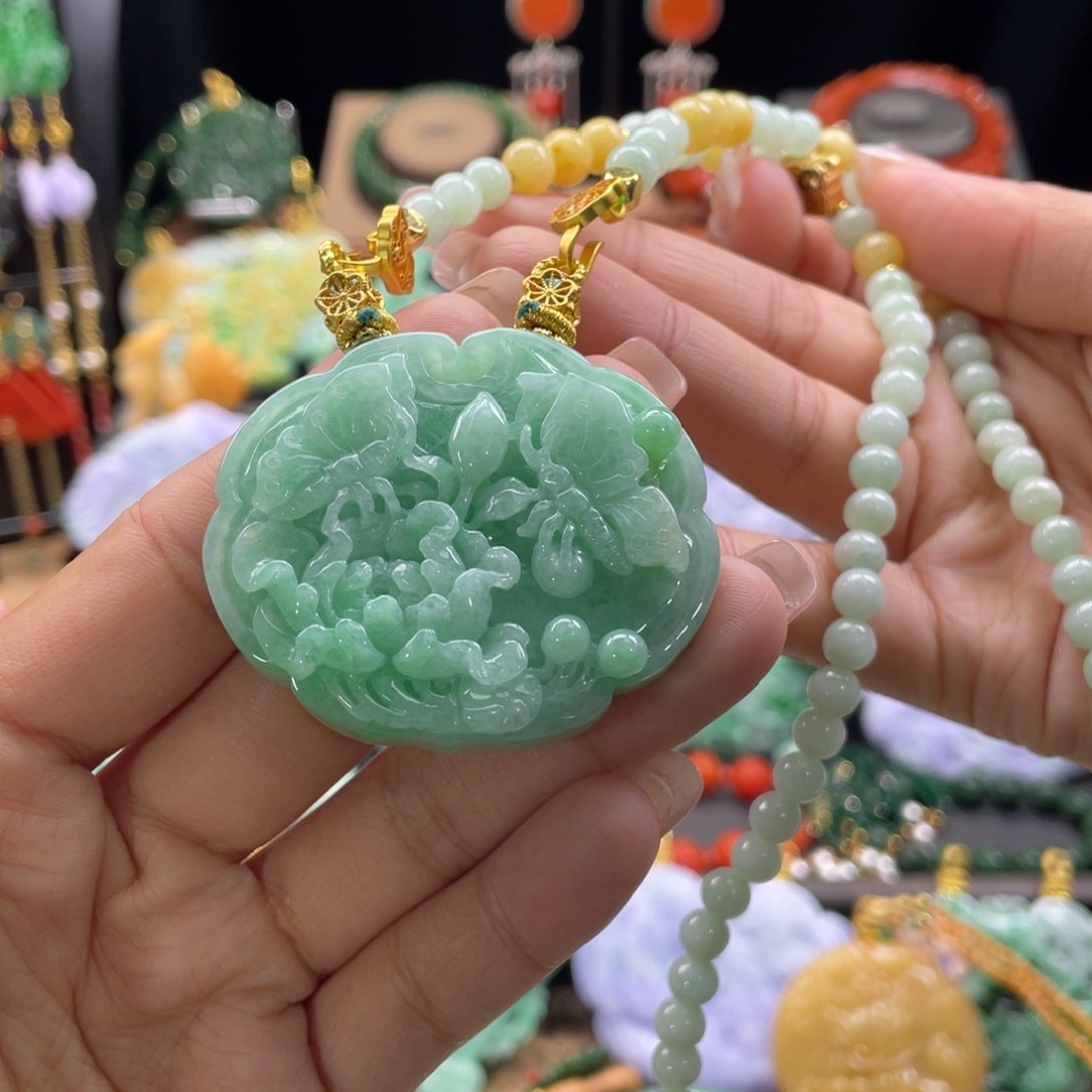 翡翠颈饰未镶嵌代编织