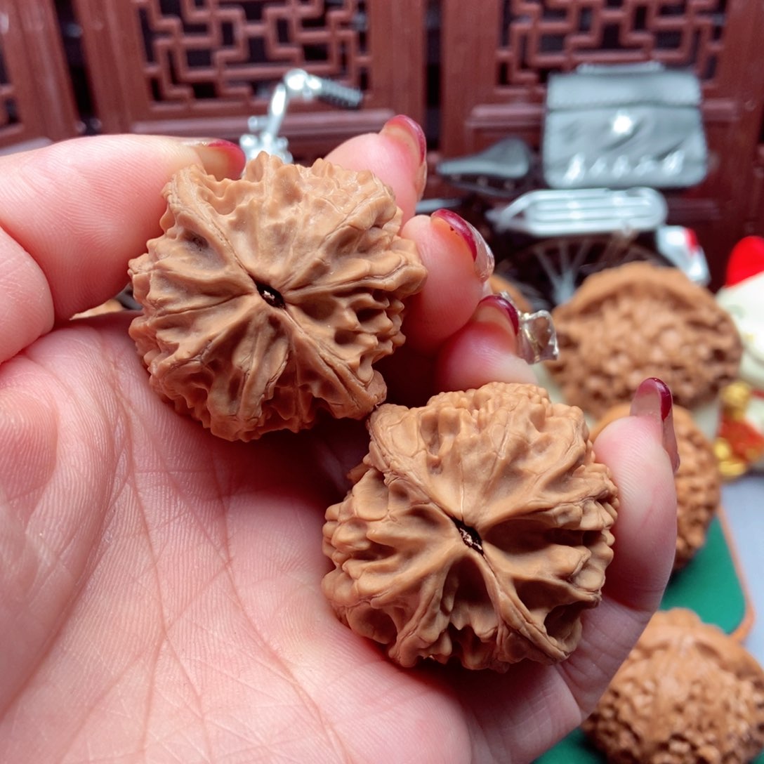 文玩核桃吊坠大沽石全39