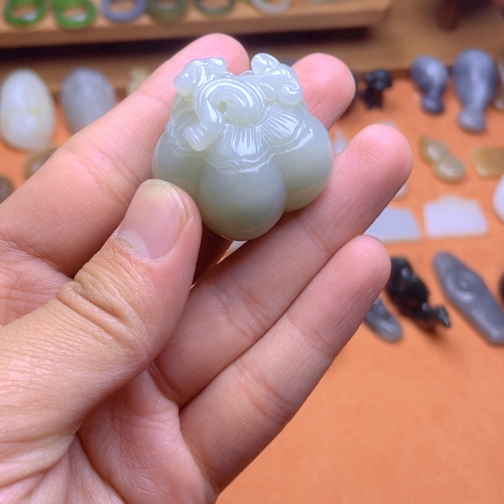 晶***！和田玉未镶嵌颈饰