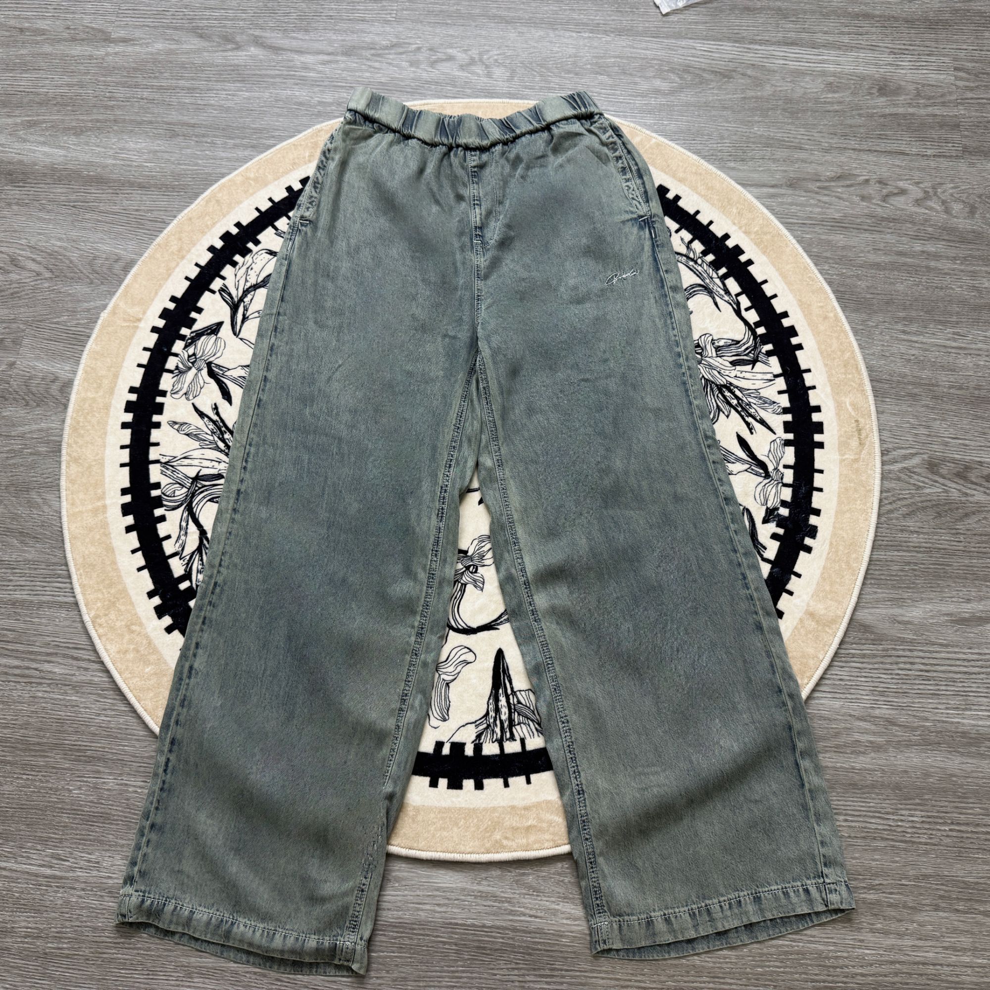 （凯凯夫妇）Bo男女同款做旧牛仔裤