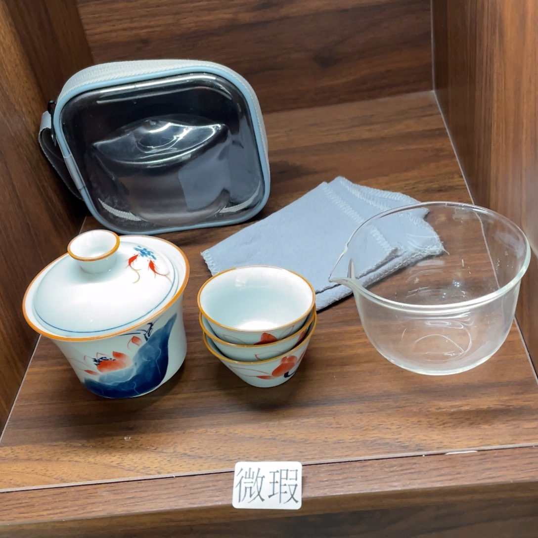 釉下手绘茶具微瑕