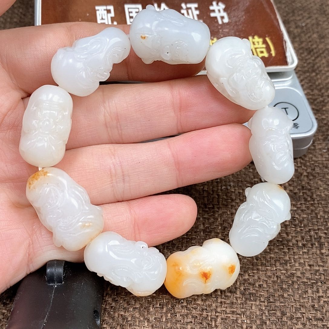 和田玉颈饰未镶嵌