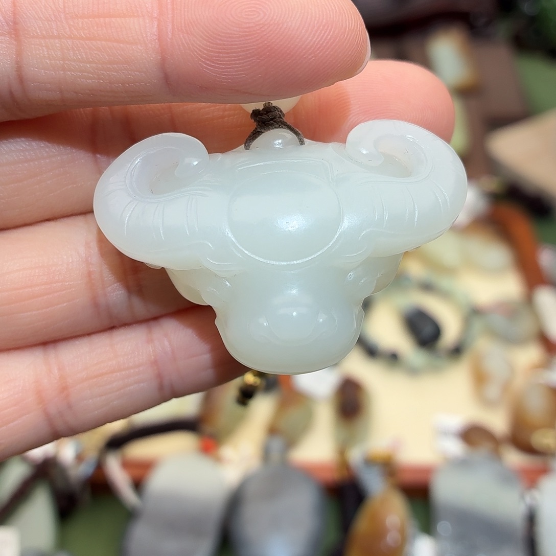 和田玉（糖玉）未镶嵌颈饰