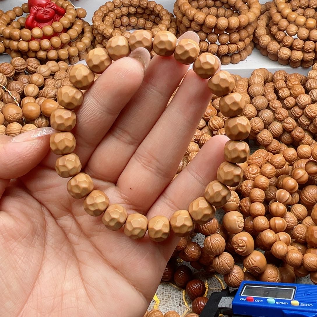 猴头核桃吊坠10+黑金微瑕