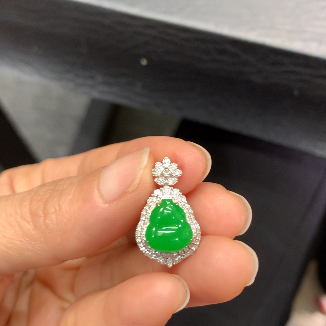 翡翠18K金镶嵌吊坠(不含链)