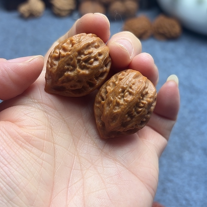 文玩核桃把件八棱手捻1802