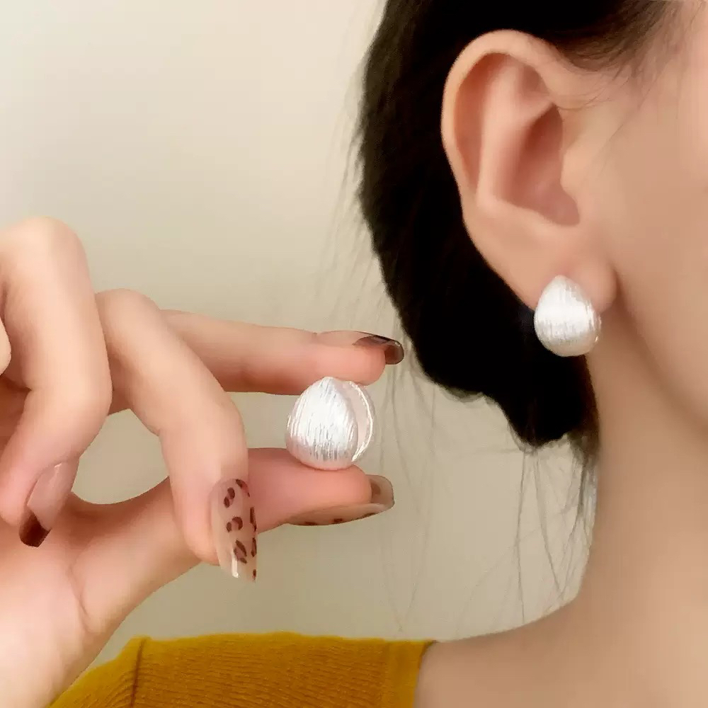 铜合金耳饰 法式时尚复古轻奢高级感耳扣小众气质设计感耳钉耳环