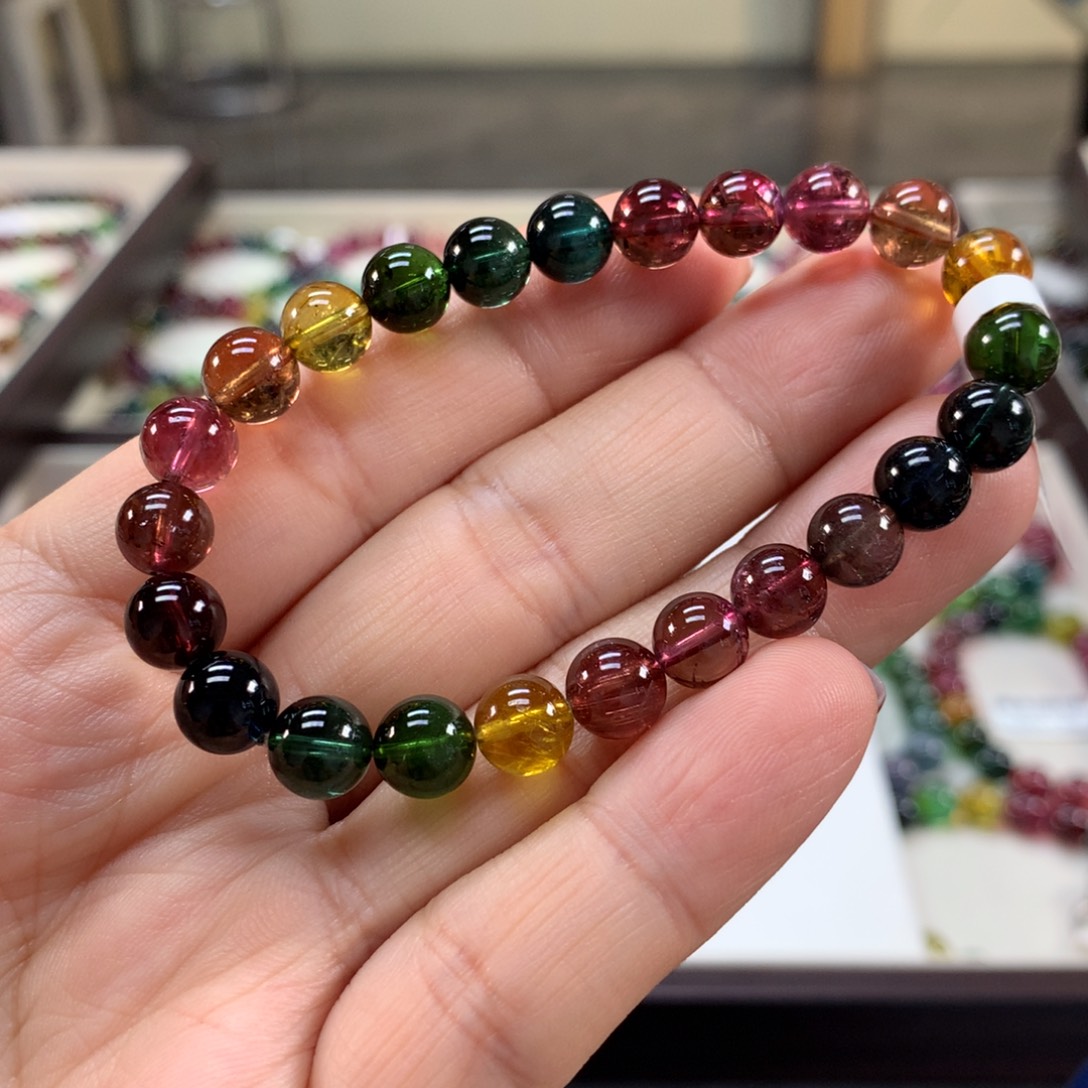 未镶嵌碧玺手链7.8左右