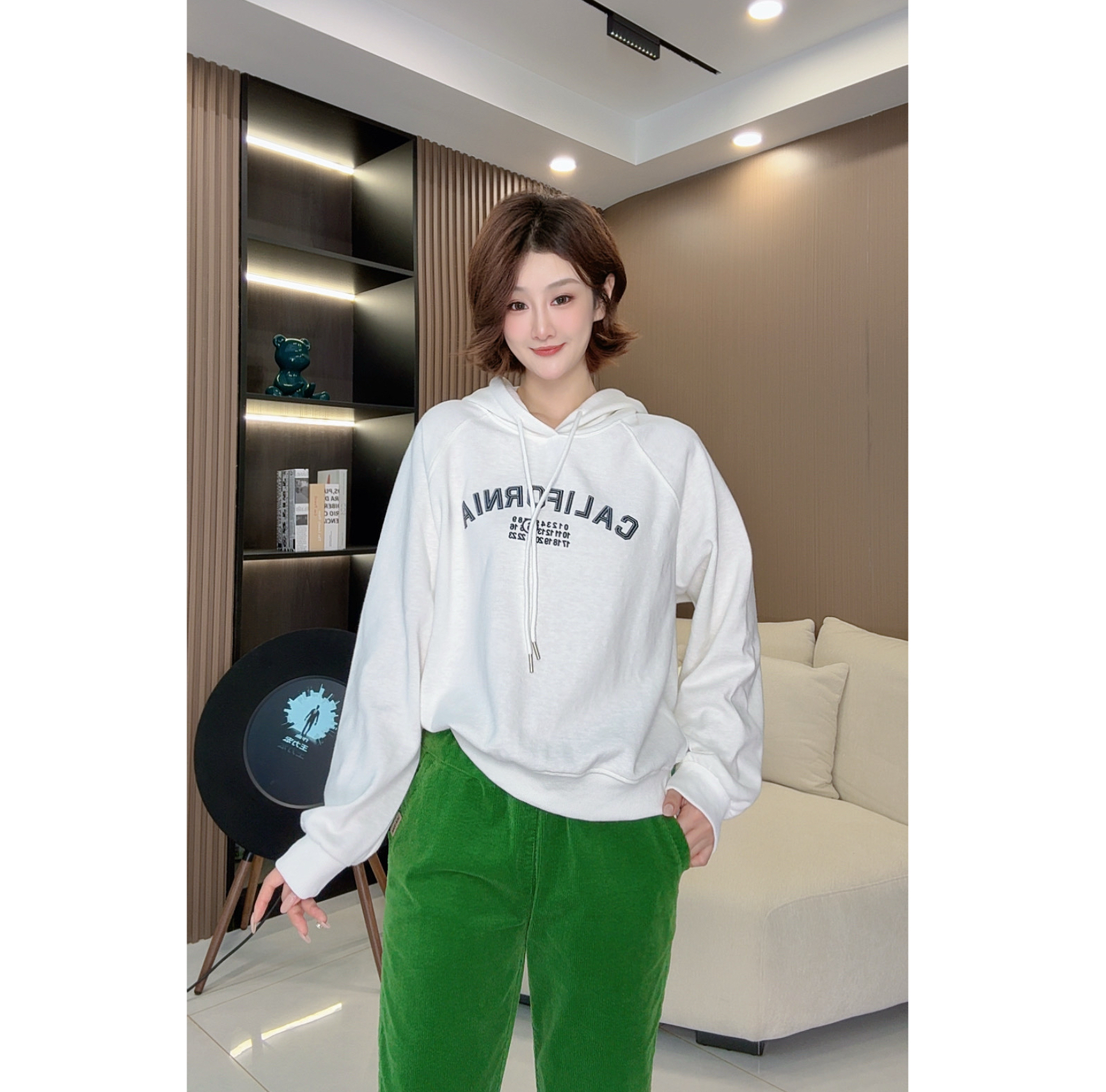 重工冬季厚款拼色时尚刺绣连帽女秋季百搭卫衣潮流休闲