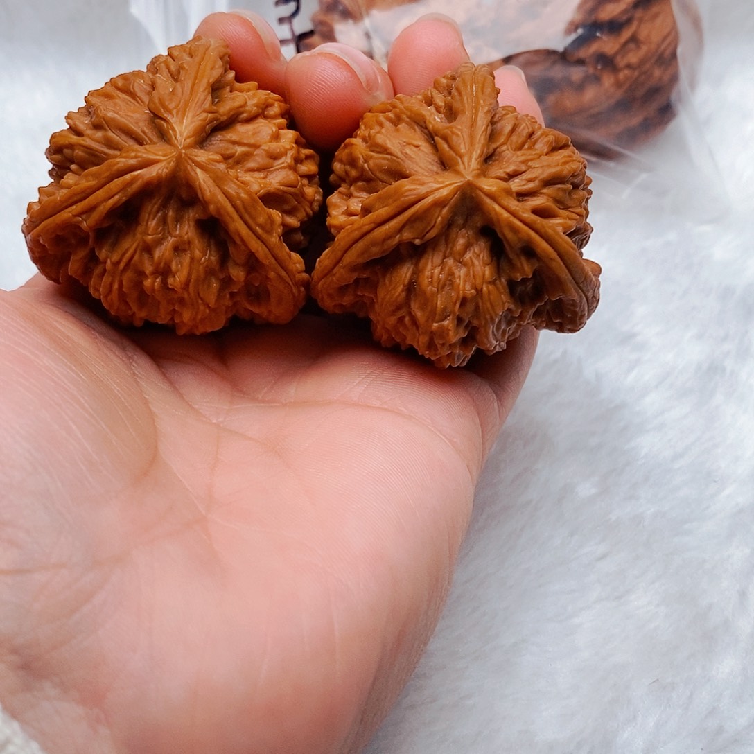 國***6文玩核桃吊坠三棱