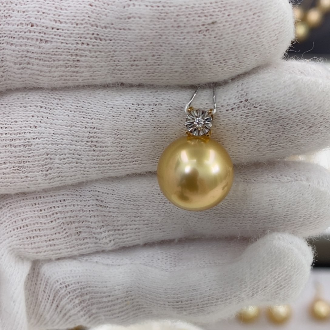 海水珍珠颈饰18K金镶嵌12-13m m