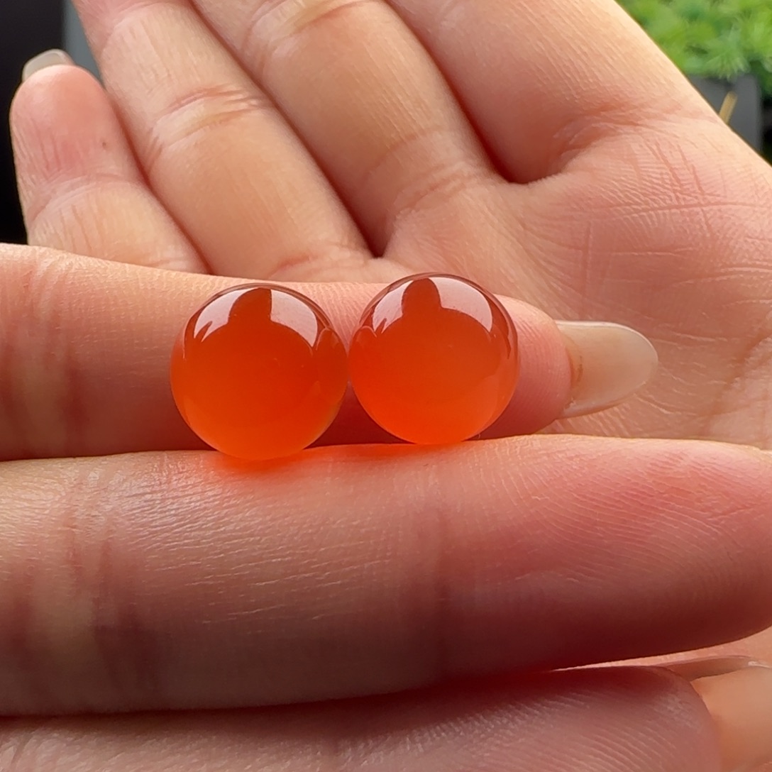 南红玛瑙未镶嵌圆珠对珠11，有皮裂