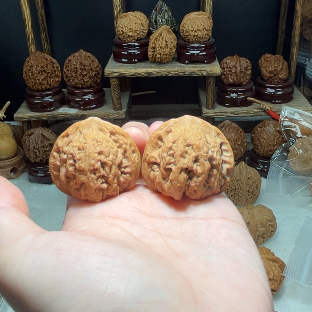 文玩核桃吊坠龙洞峪