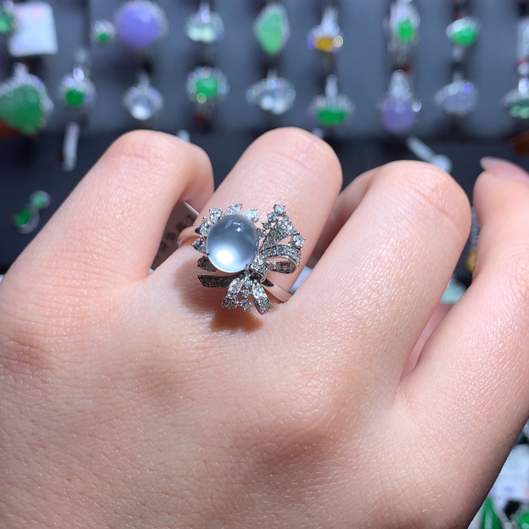 翡翠戒指18K金镶嵌天然翡翠