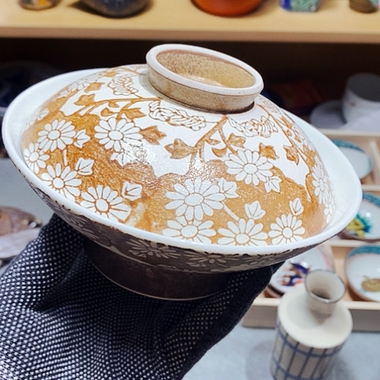 瓷片新年快乐。天天开心