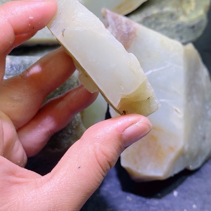 和田玉未镶嵌珠宝半成品