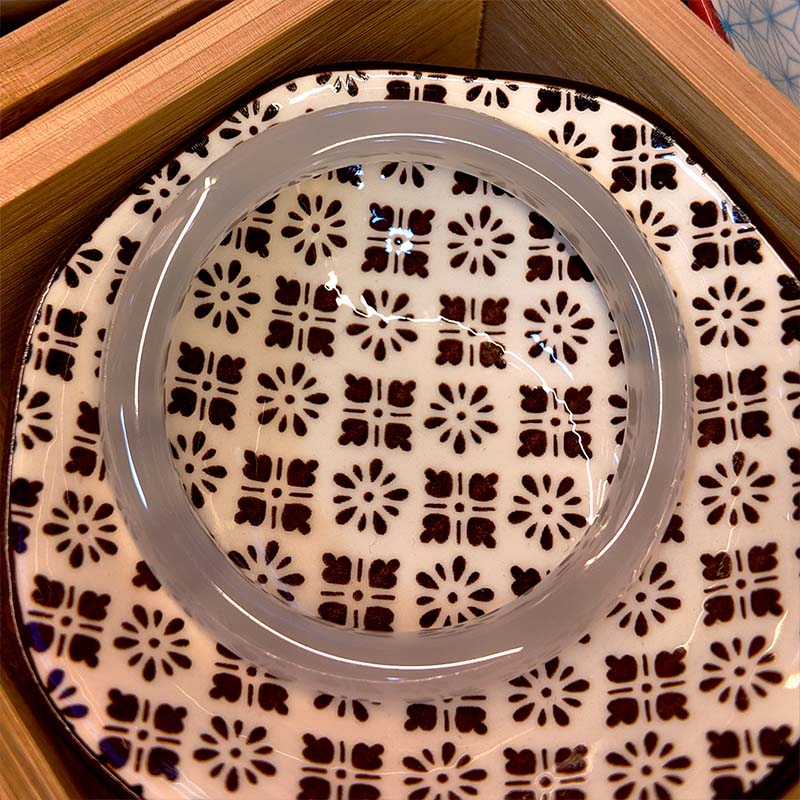 天然玛瑙玉髓手镯 微瑕随机圈口发放