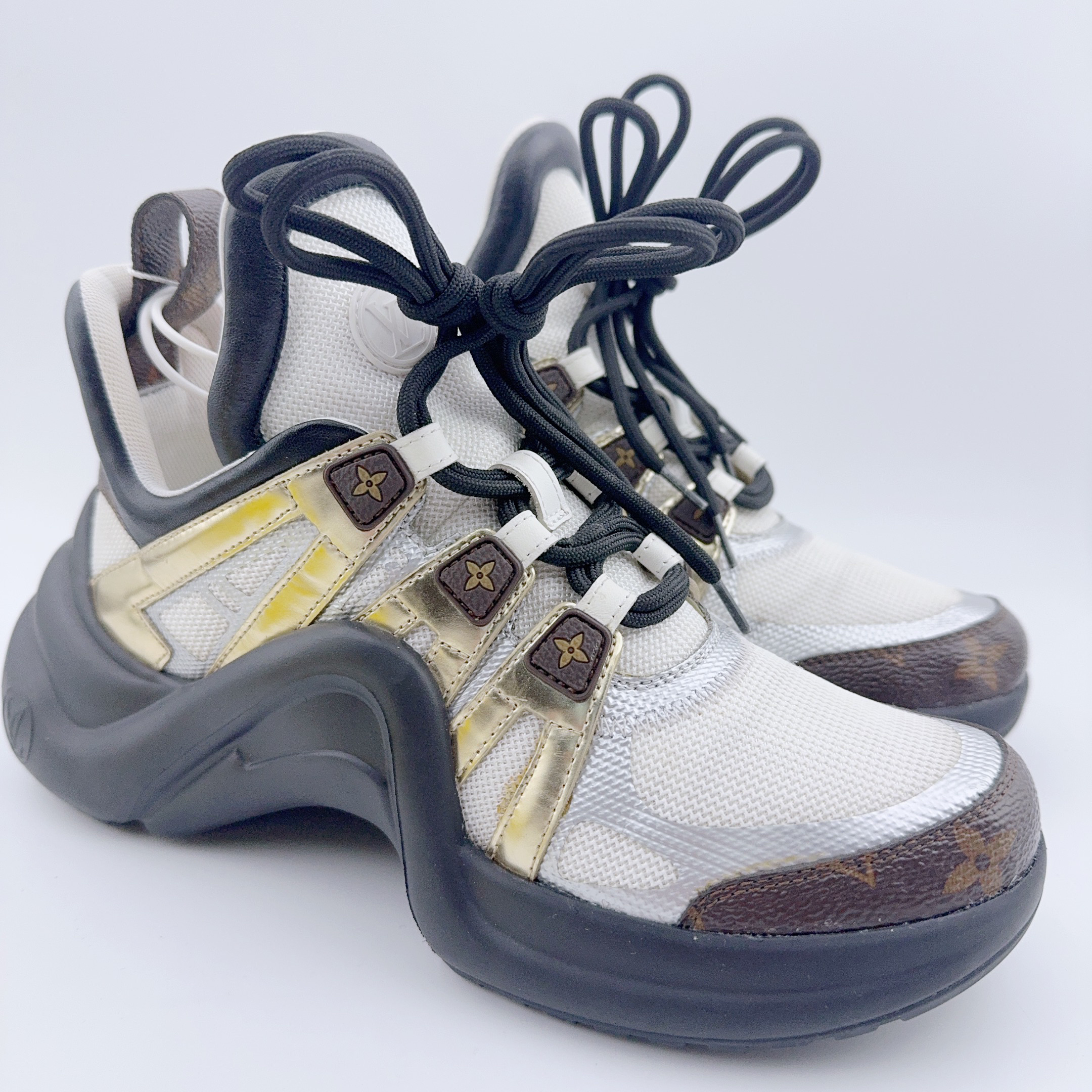 95新 LouisVuitton/路易威登 37.5码/白金拱桥老爹鞋/ys00010