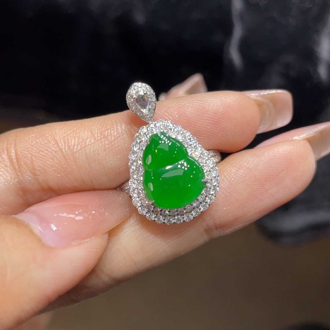 翡翠颈饰18K金镶嵌天然缅甸翡翠