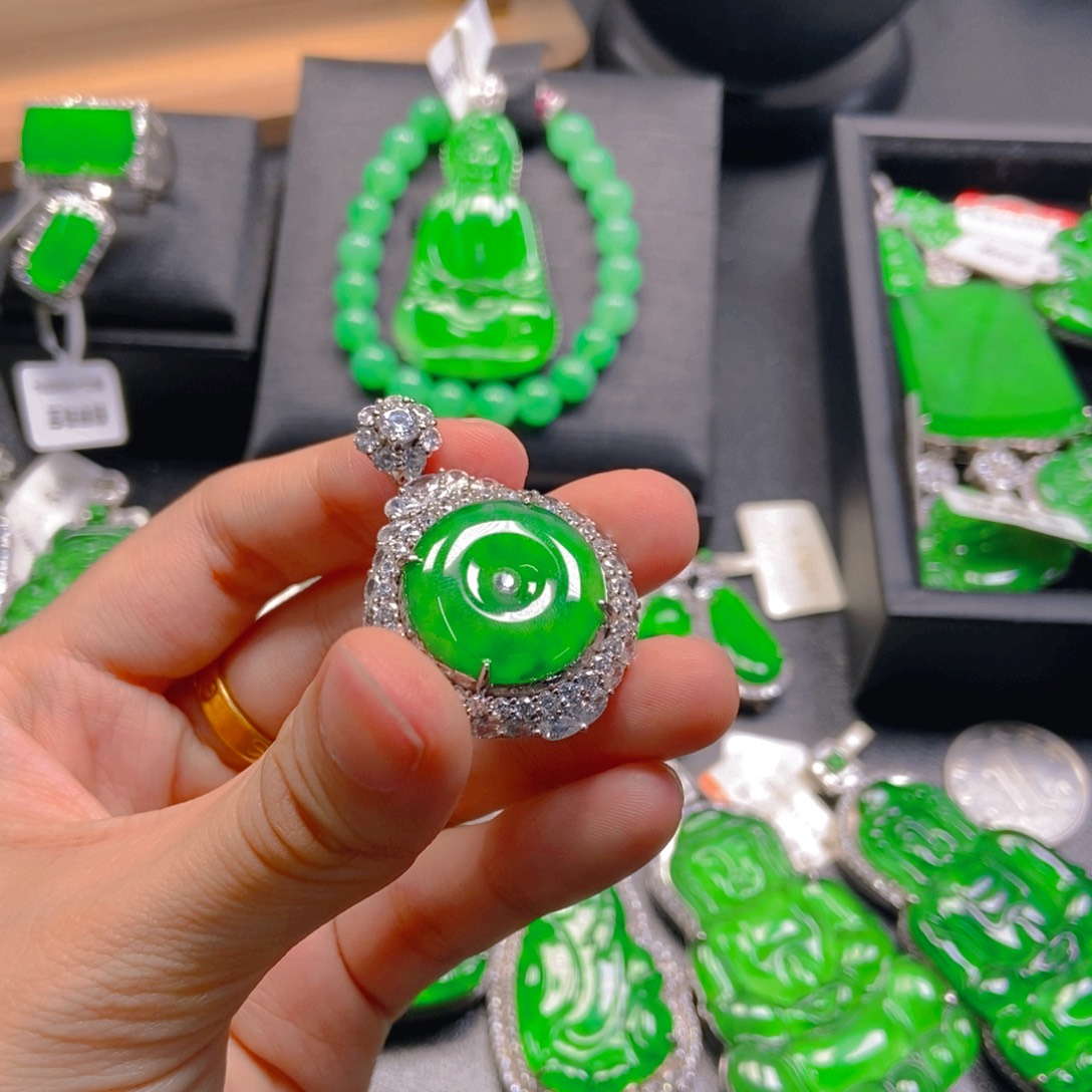 翡翠未镶嵌吊坠(不含链)