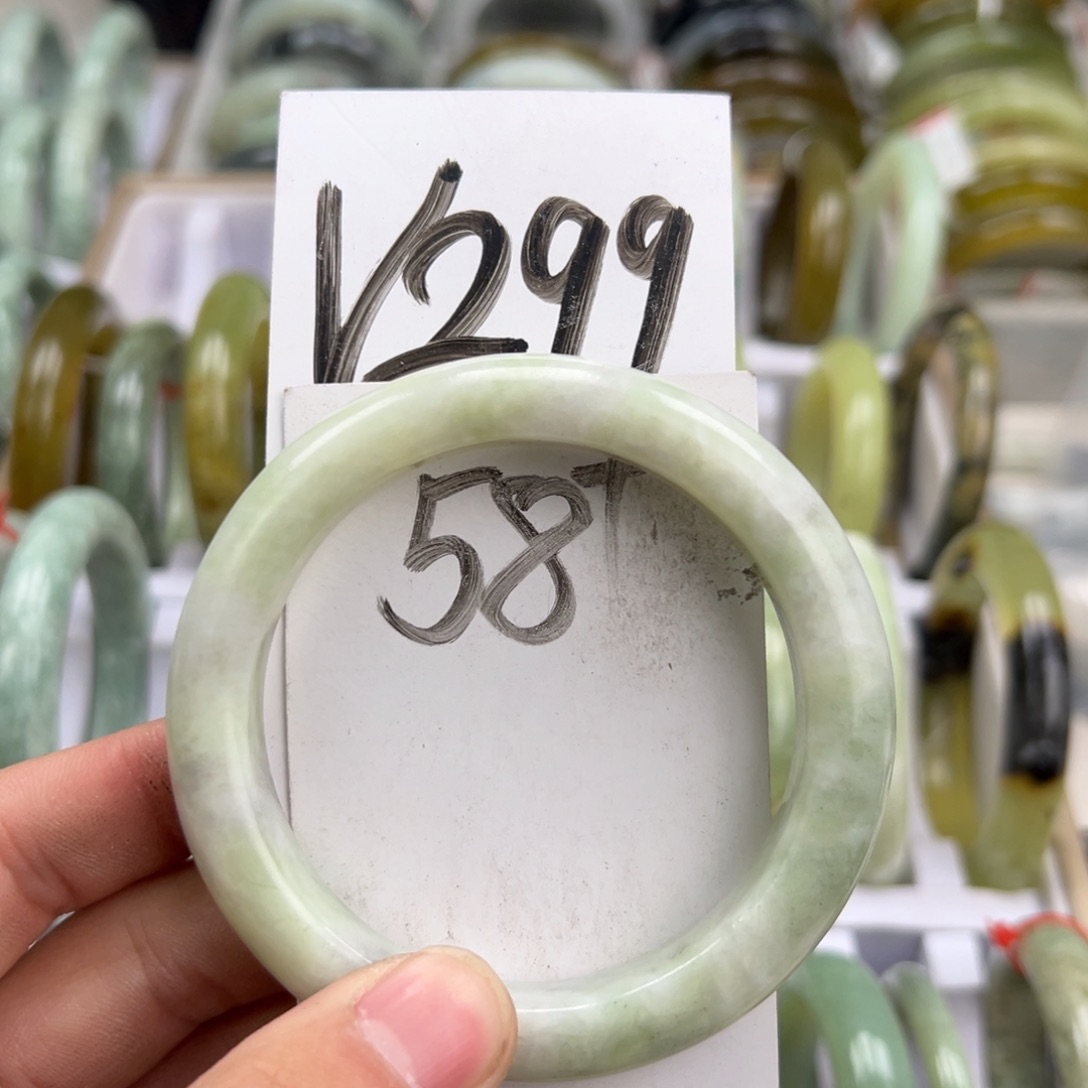 岫玉手镯未镶嵌天然岫玉