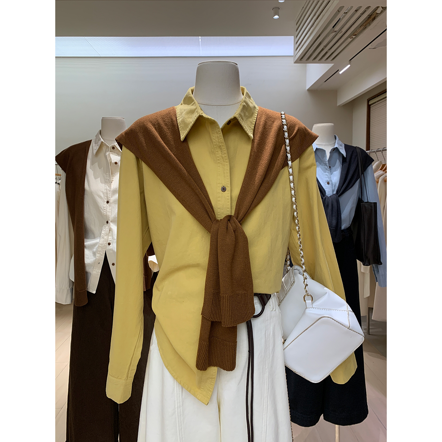 鲜明色彩全棉品质翻领长袖衬衫女小圆纽扣设计宽松小衫配针织披肩