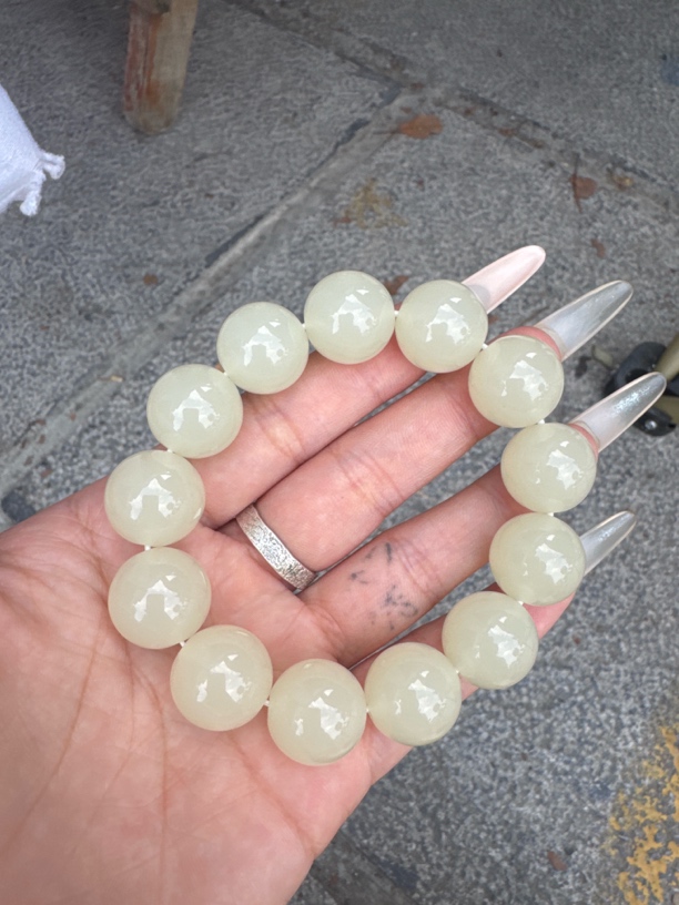 高端大气暖白手串 卡16