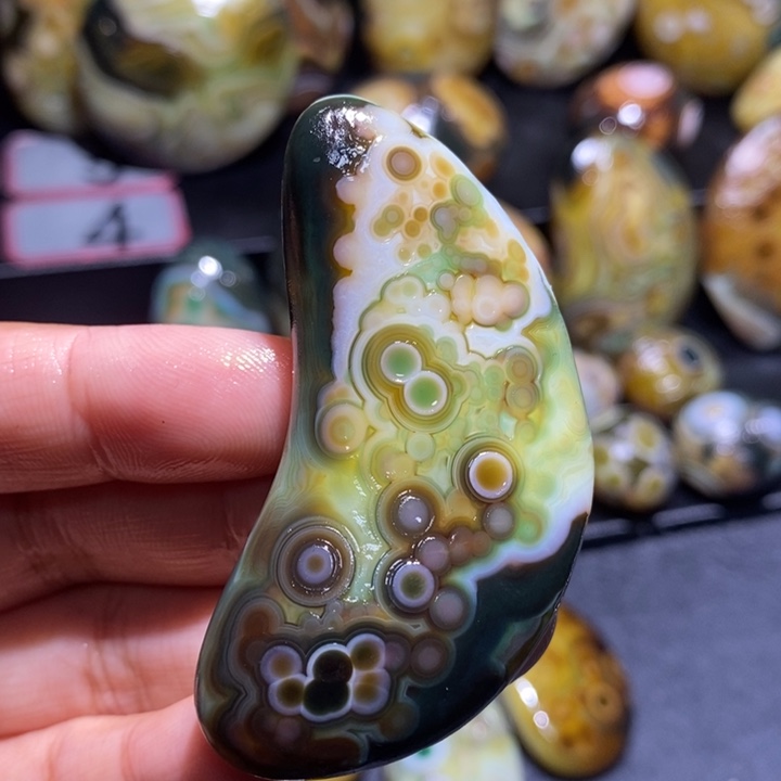 玛瑙/玉髓未镶嵌珠宝半成品105