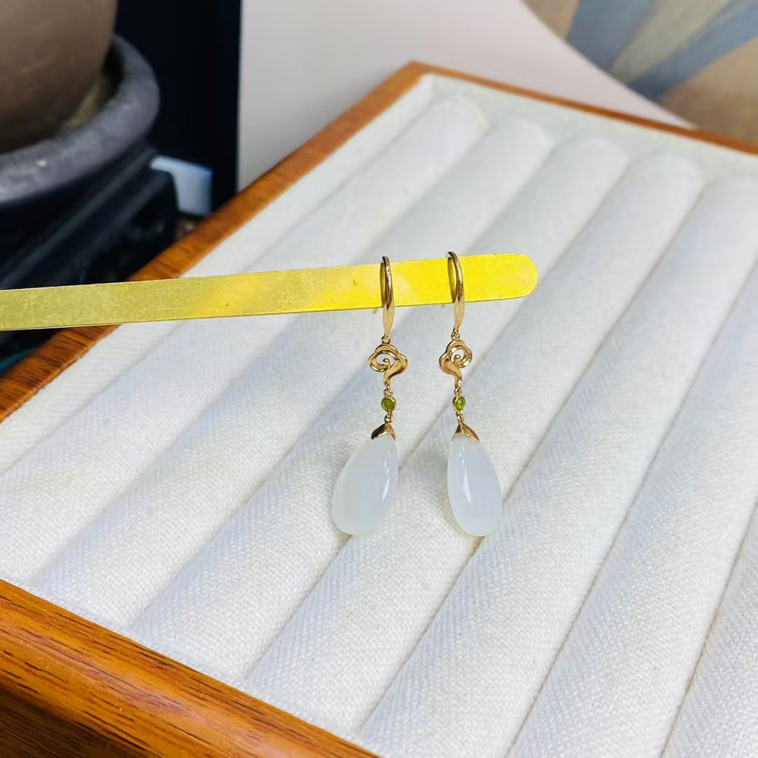 和田玉18k金白玉水滴耳环
