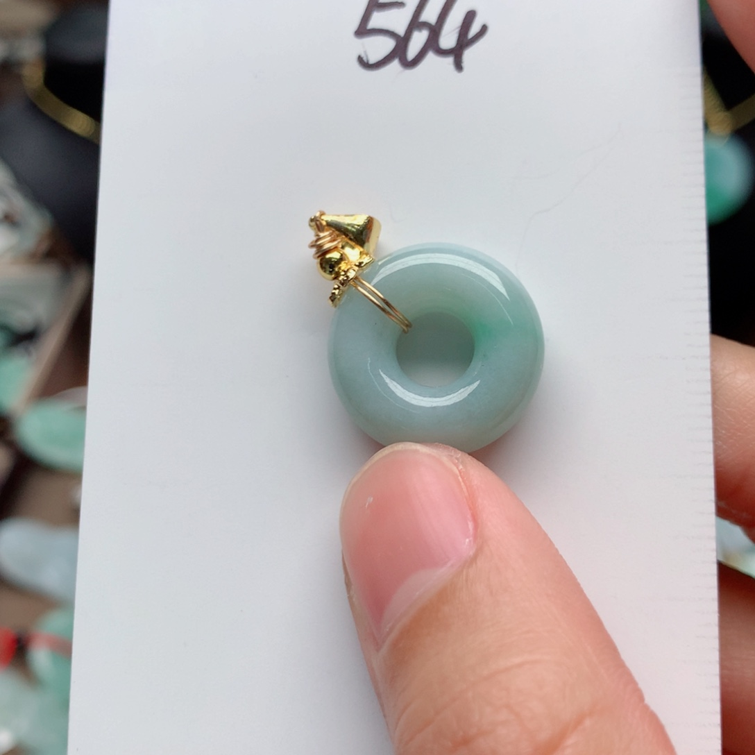 翡翠颈饰合金吊坠