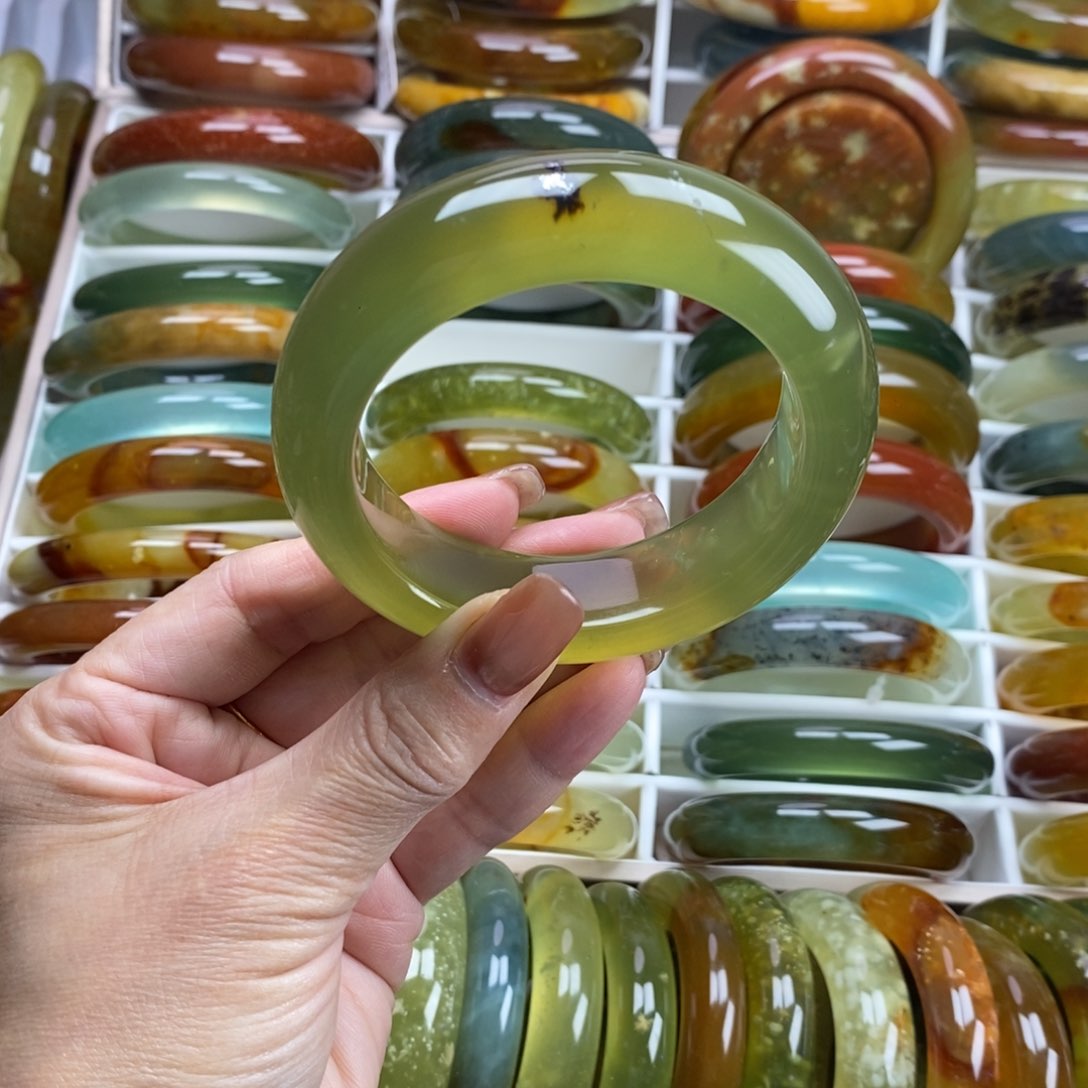 未镶嵌蛇纹石玉手镯58