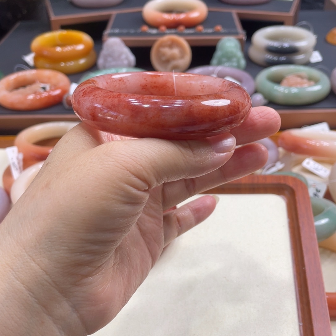 石英岩玉手镯未镶嵌