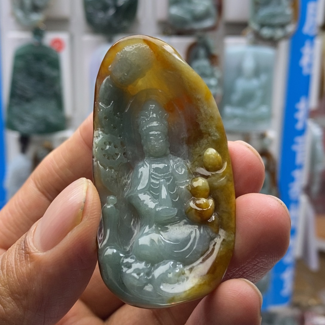 翡翠颈饰未镶嵌观音