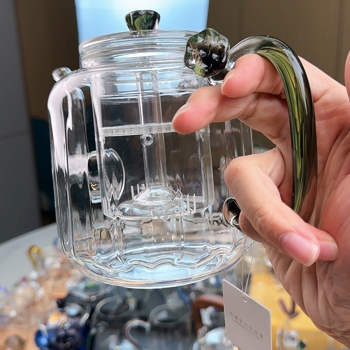 禾器莲君壶青绿色
