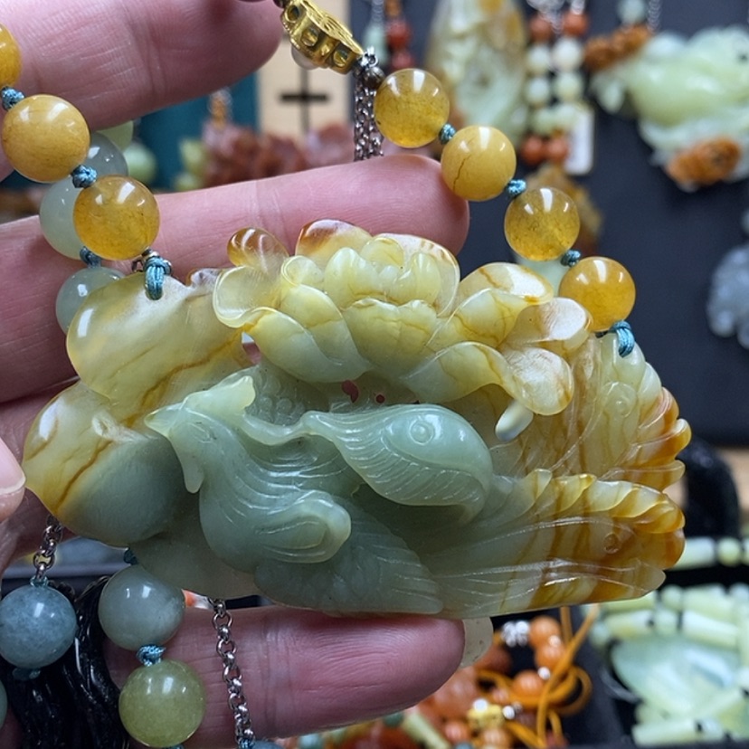 【闪购商品】蛇纹石玉吊坠未镶嵌